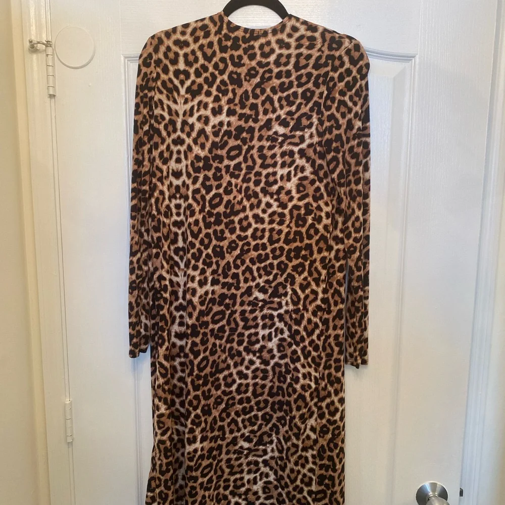 Leopard Print Long Robe - Picture 3 of 4